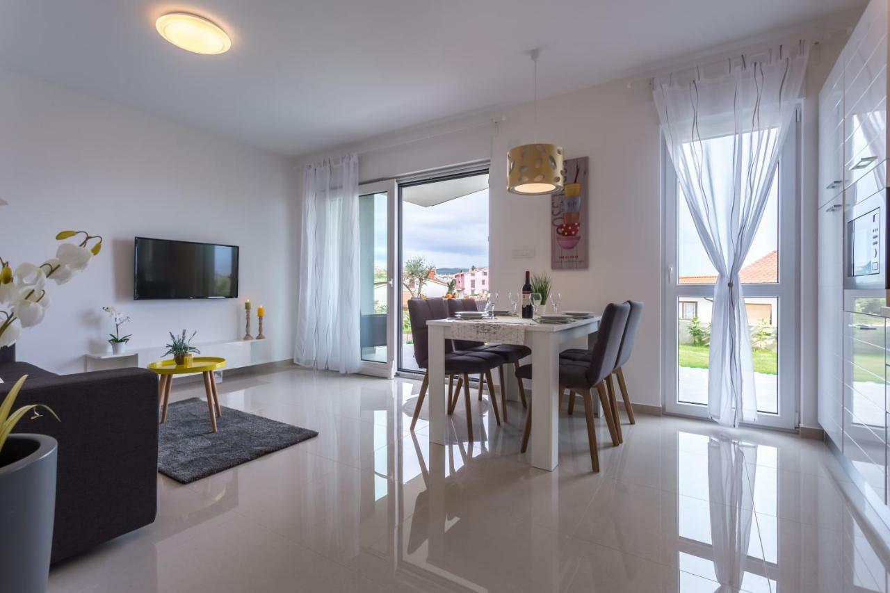Apartment Elegance Krk Town Exterior photo